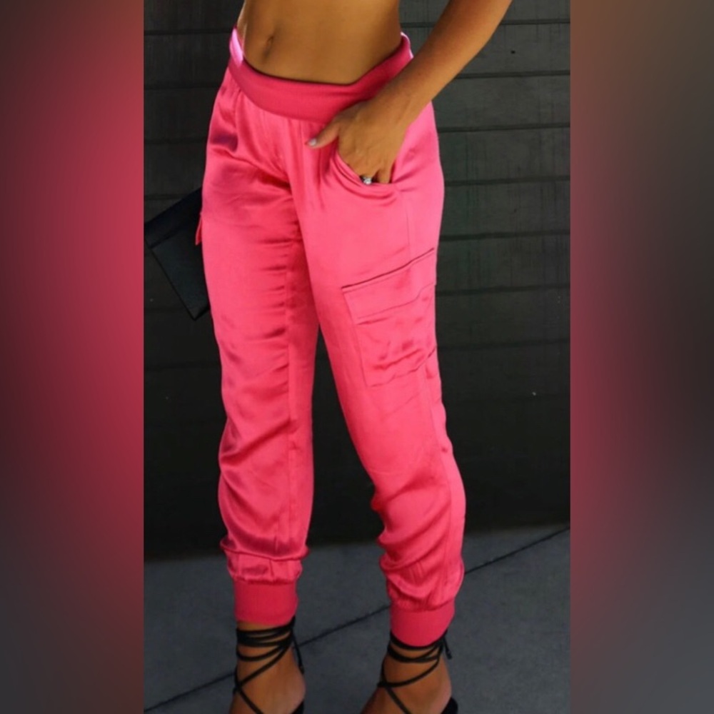 Vici pink satin cargo jogger pants  w/ pockets NEW Re $70 w/t sz lrg